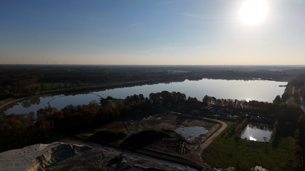 Het grootste betaalwater van Nederland weer 2 hectare groter drone